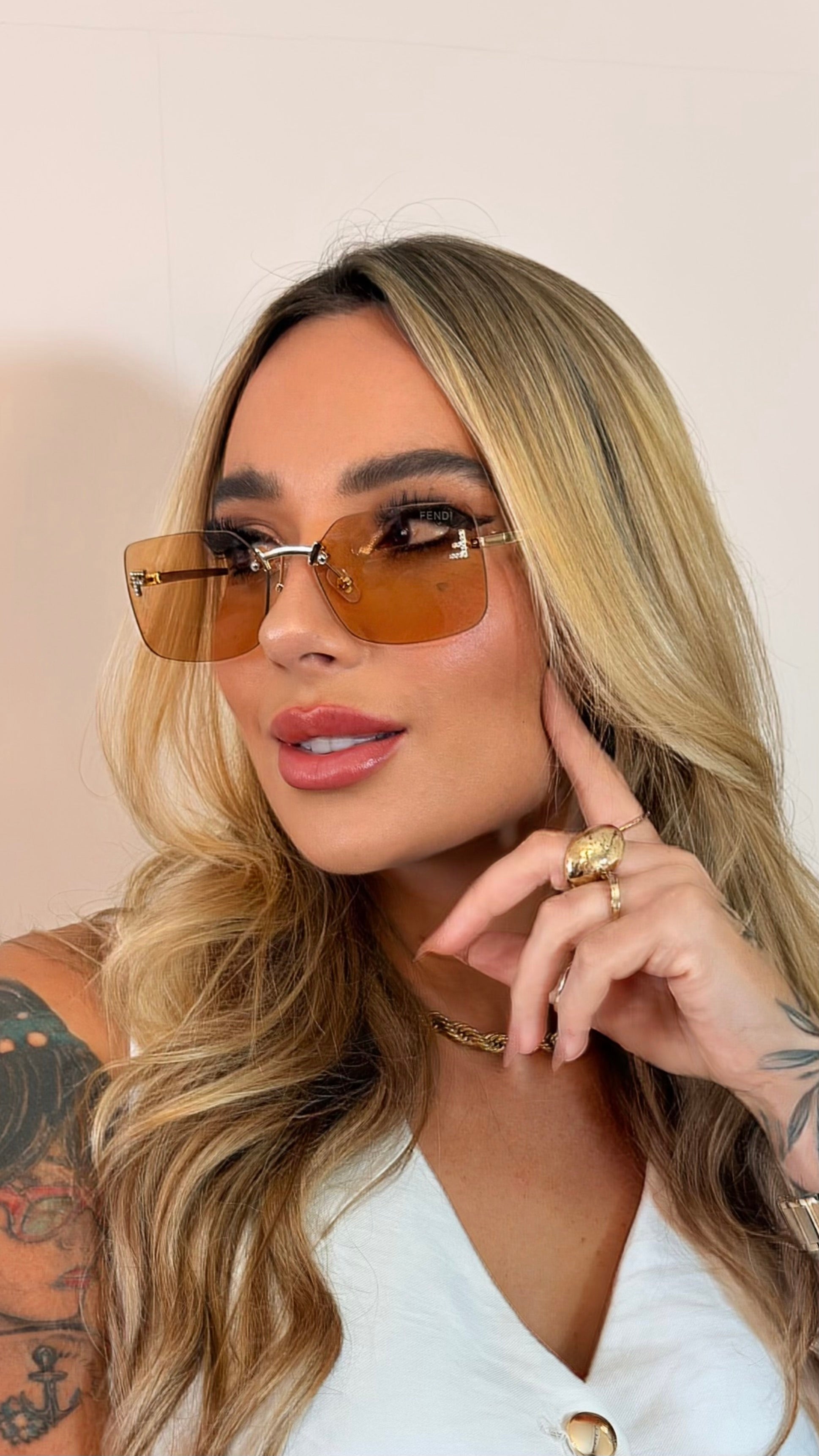 Óculos de Sol Fendi Lentes Degradê Armação Metálica
