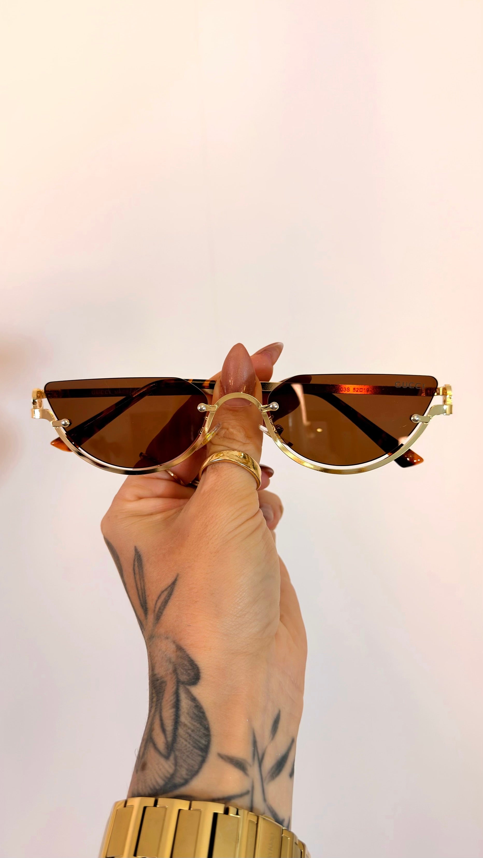 Óculos de Sol Gatinho Gold com Lentes Degradê