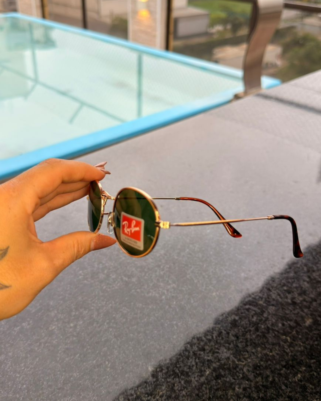 Óculos de Sol Ray-Ban Round Metal Dourado Lente Verde