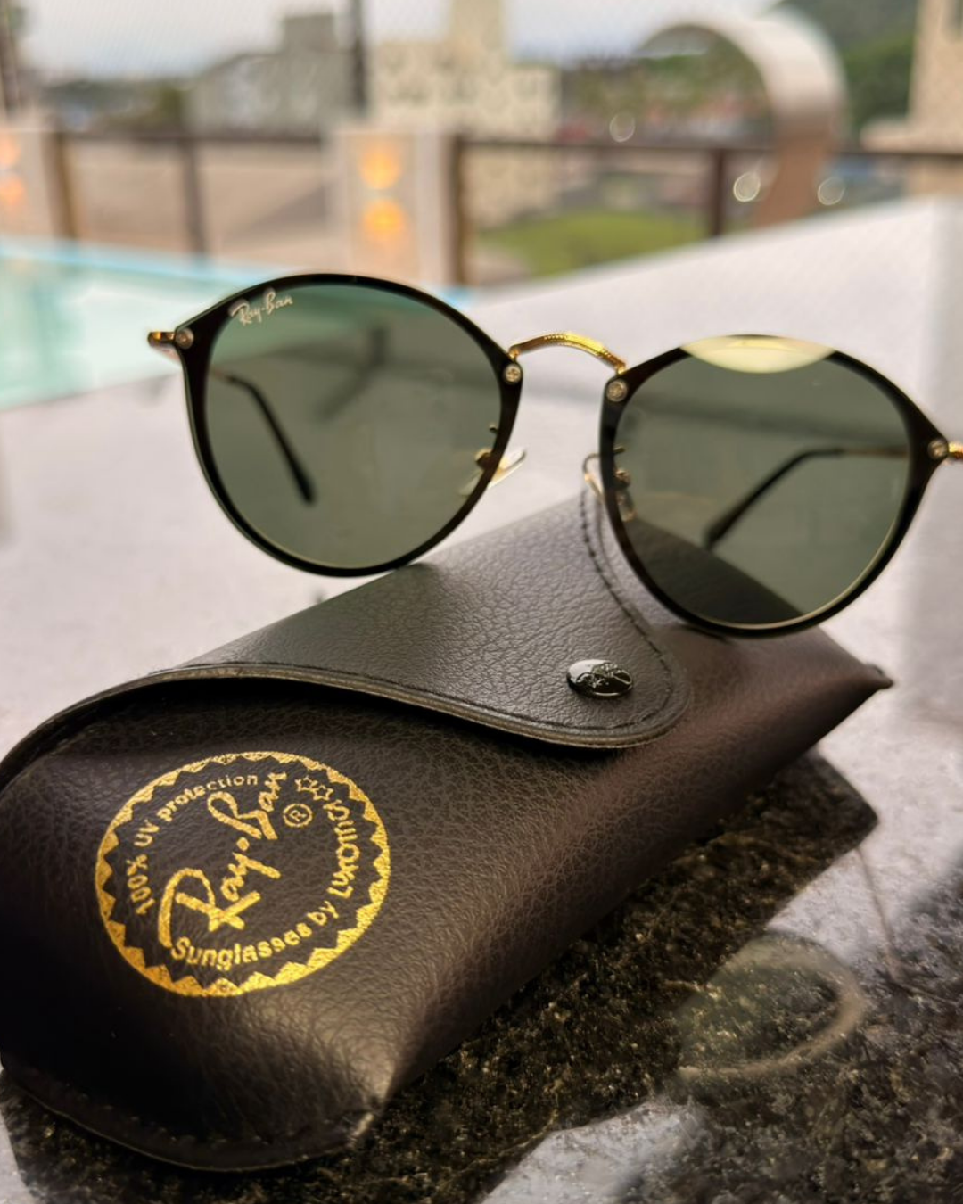 Óculos de Sol Ray-Ban Round Blaze Classic Preto e Dourado