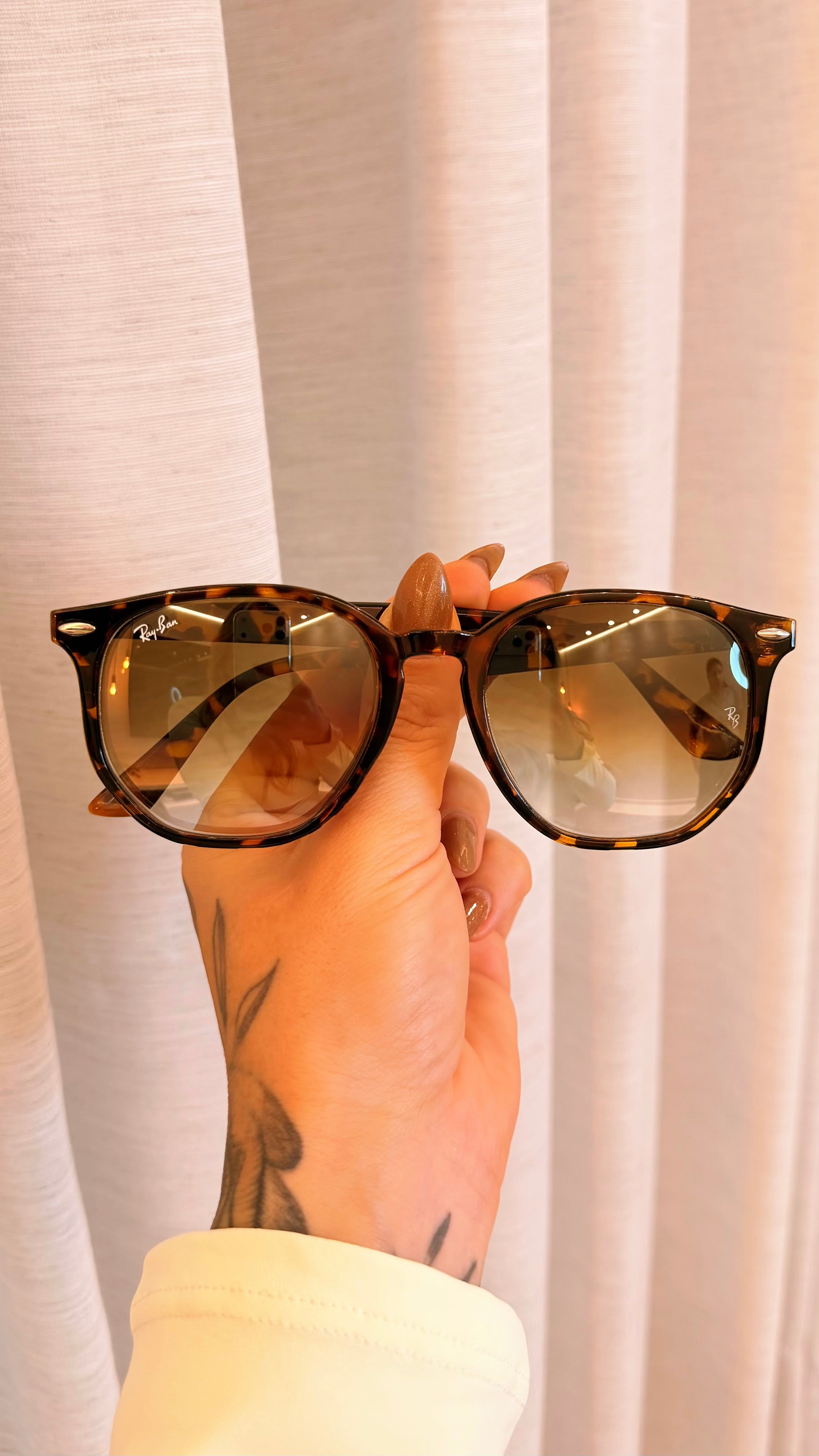 Óculos de Sol Ray-Ban Tartaruga com Lentes Degradê Marrom