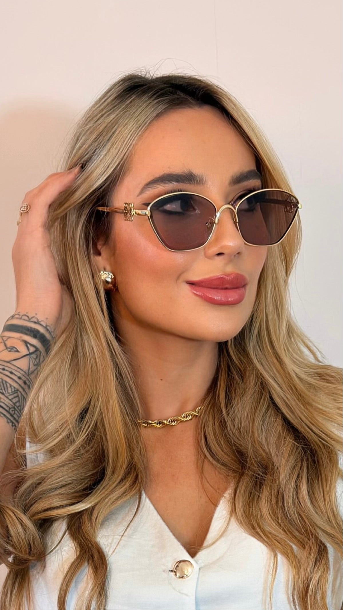 Óculos de Sol Hexagonal Dourado com Lentes Degradê