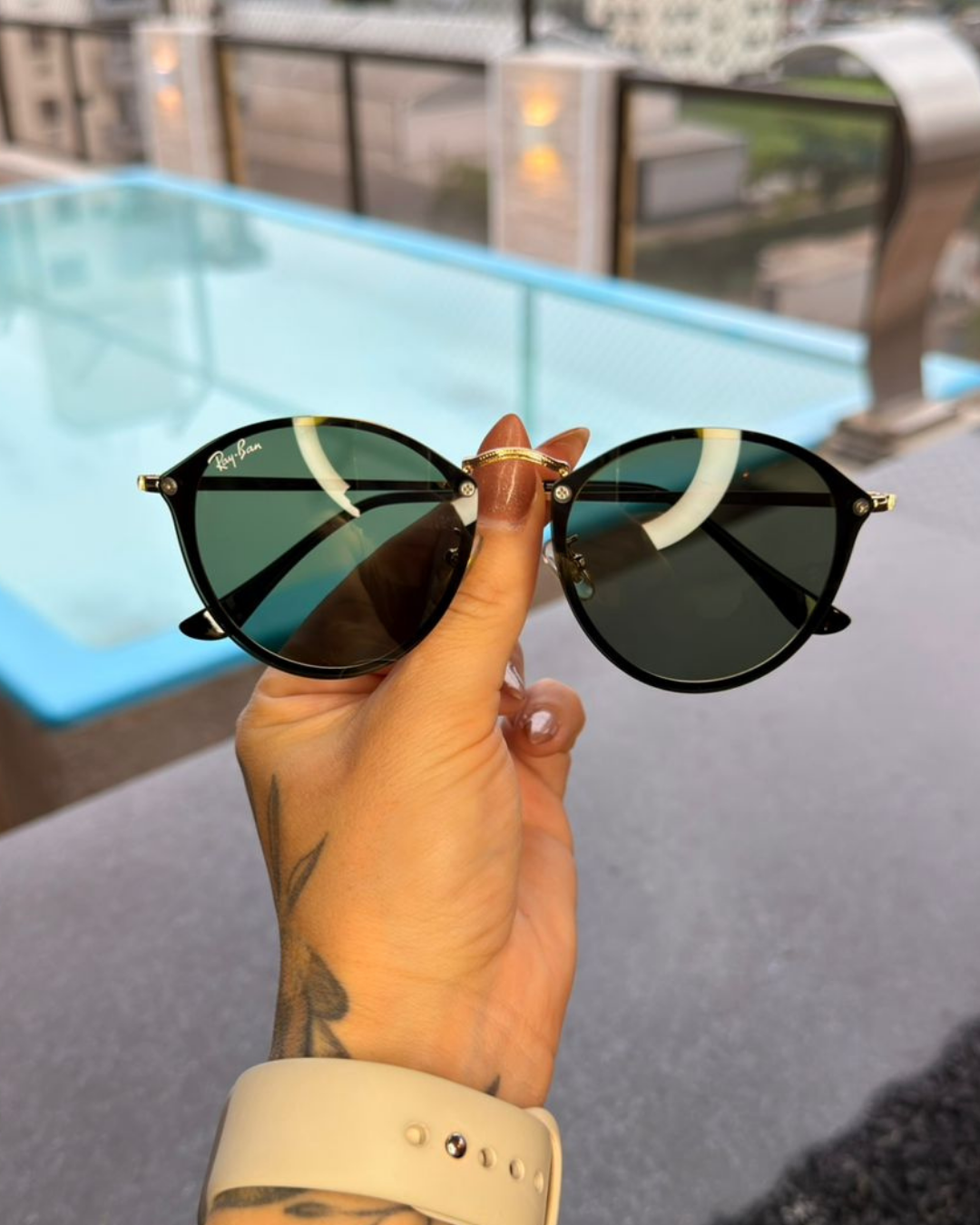 Óculos de Sol Ray-Ban Round Blaze Classic Preto e Dourado