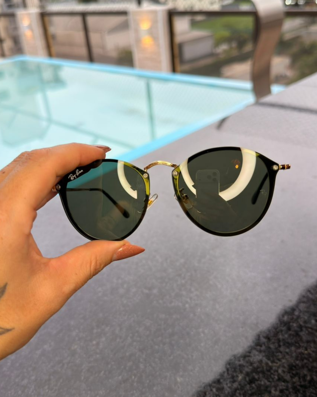 Óculos de Sol Ray-Ban Round Blaze Classic Preto e Dourado
