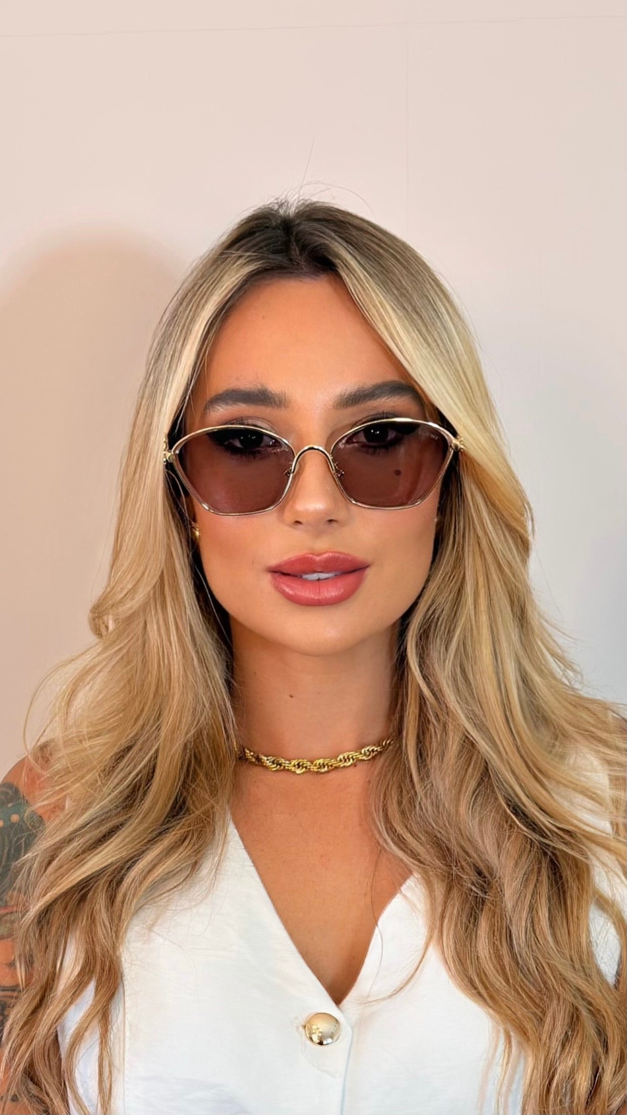 Óculos de Sol Hexagonal Dourado com Lentes Degradê