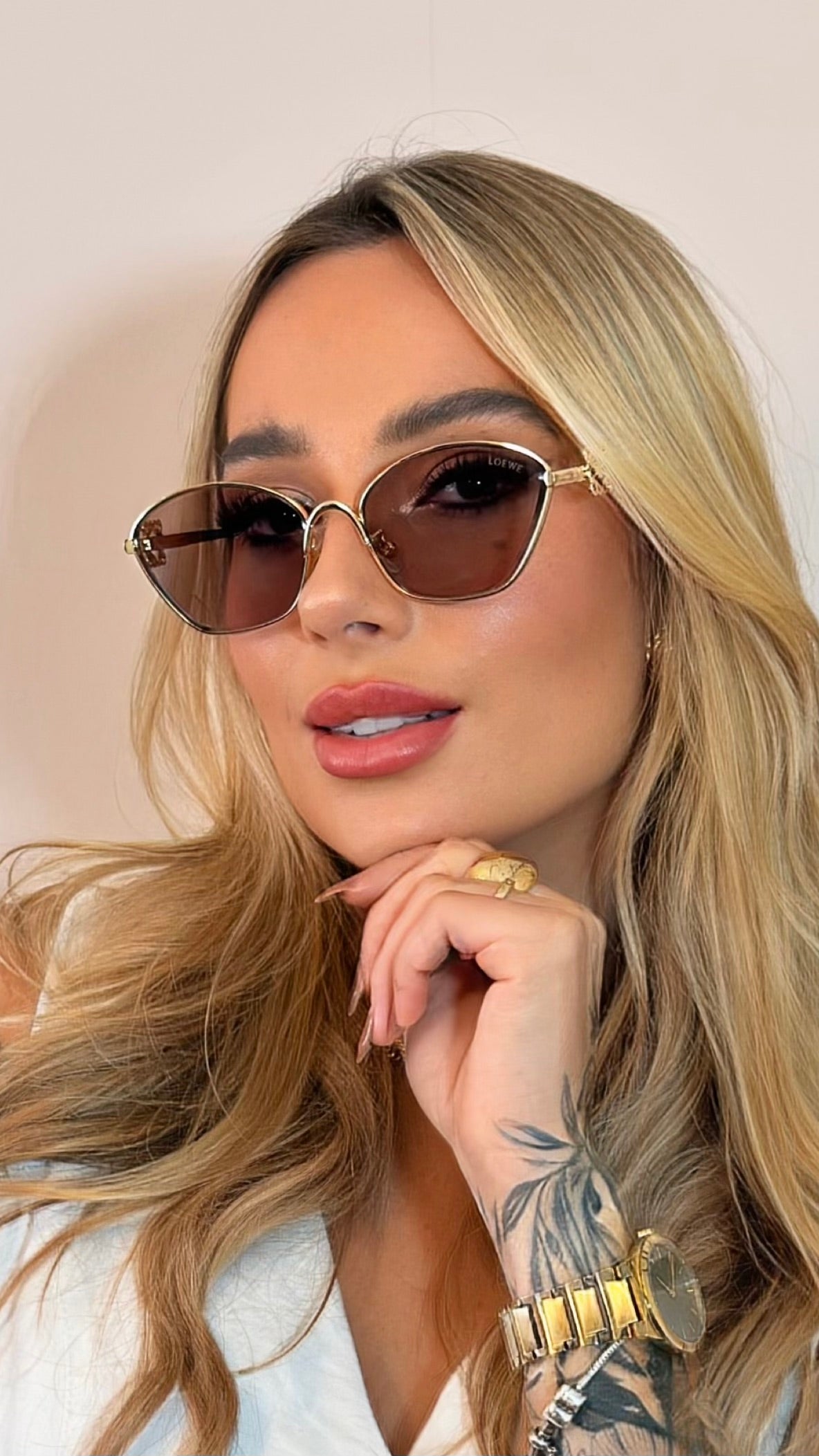 Óculos de Sol Hexagonal Dourado com Lentes Degradê