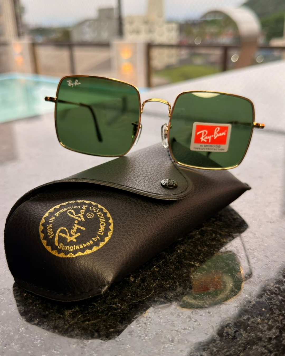 Óculos de Sol Ray-Ban Quadrado Metal Dourado Lente Verde